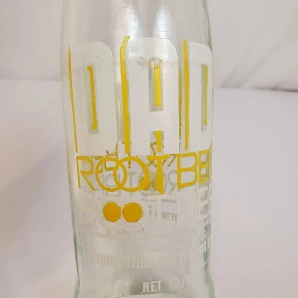 DAD'S ROOT BEER 10 Fl Oz Bottle‎ Pop Soda Bottle Clear Glass 70s Yellow White - Picture 2 of 6